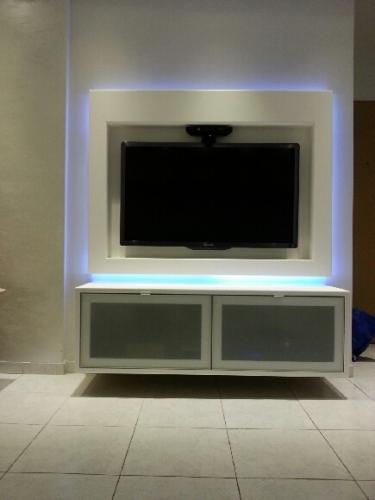 מזנון ומסגרת לטלויזיה